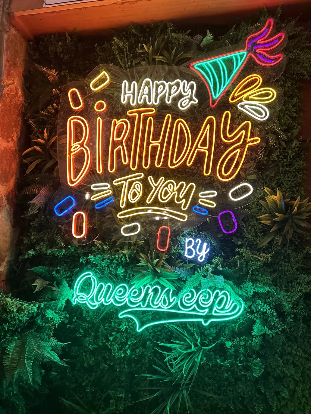 NEÓN PERSONALIZADO — obra 4 de 25