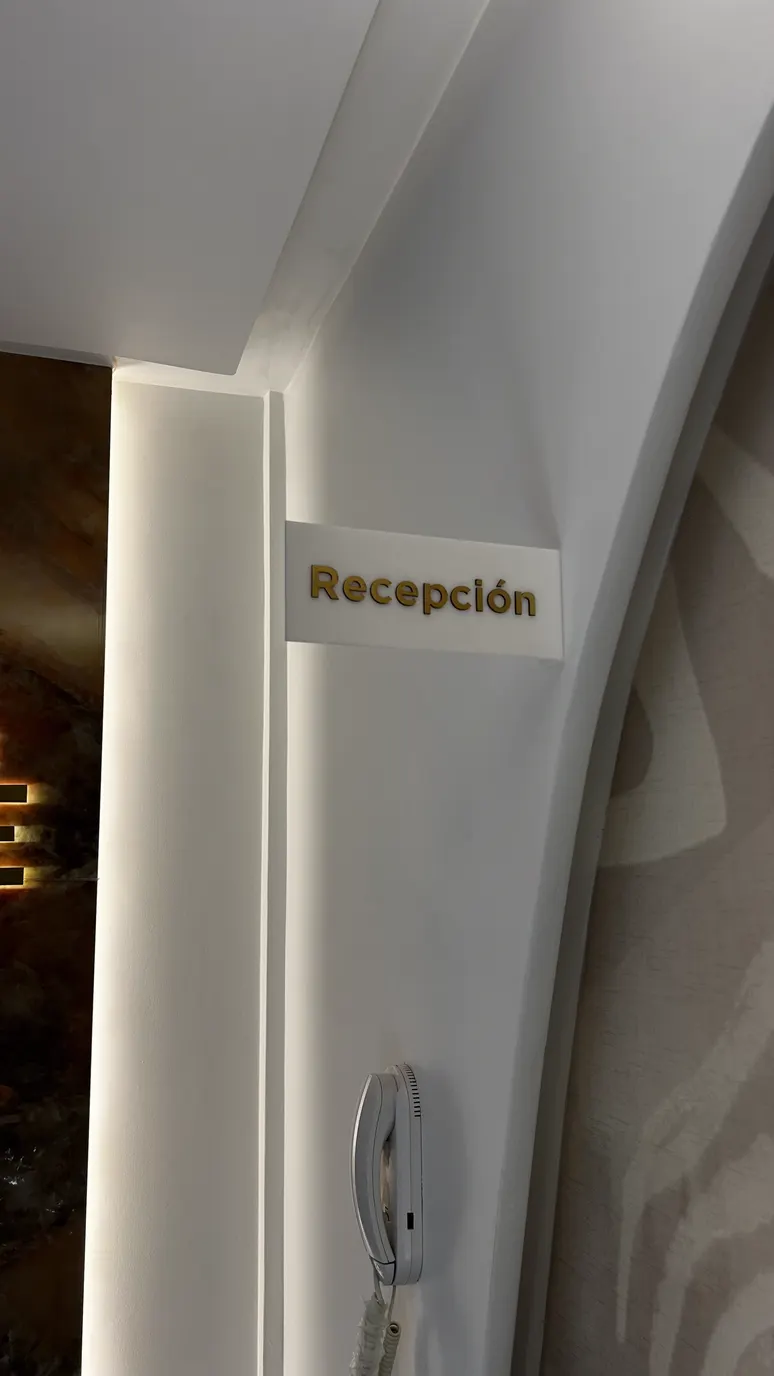CLÍNICA ESCORIHUELA